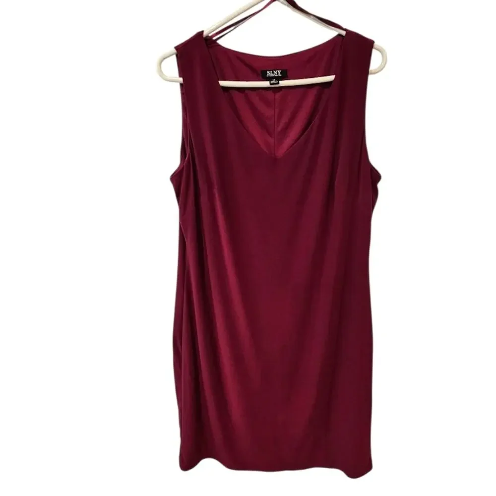 SLNY Maroon V Neck Sleeveless Lined Sheath Dress Size 14
